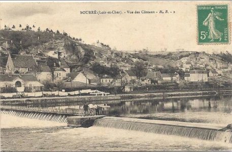 Ville de Bourré vue des coteaux