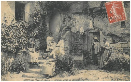 Ancienne carte postale de la magnanerie de Bourré