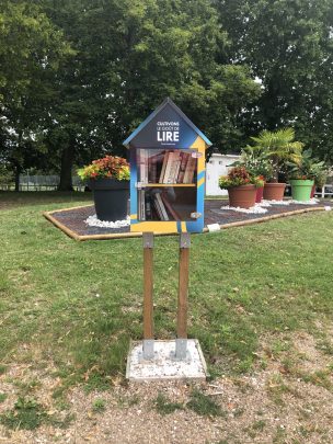 Boite à livres à la plage de Montrichard